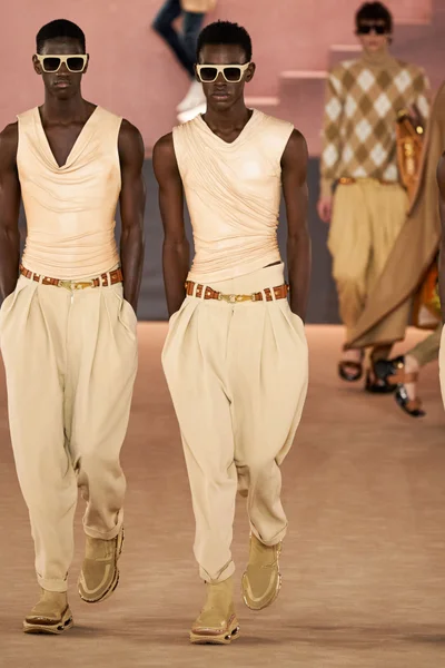 Look 12